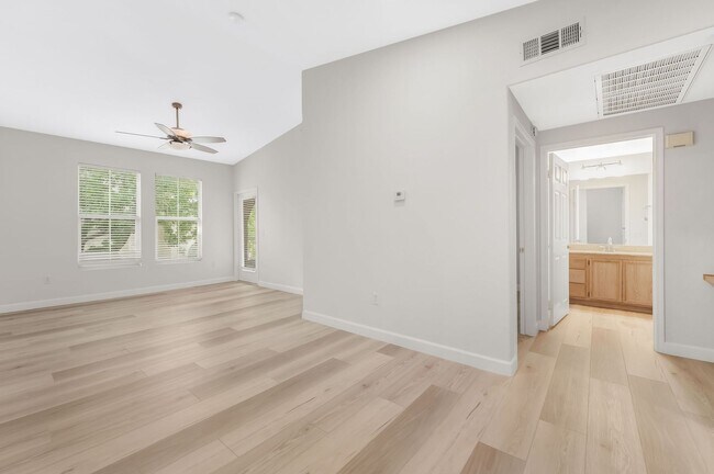 Building Photo - 9975 Peace Way