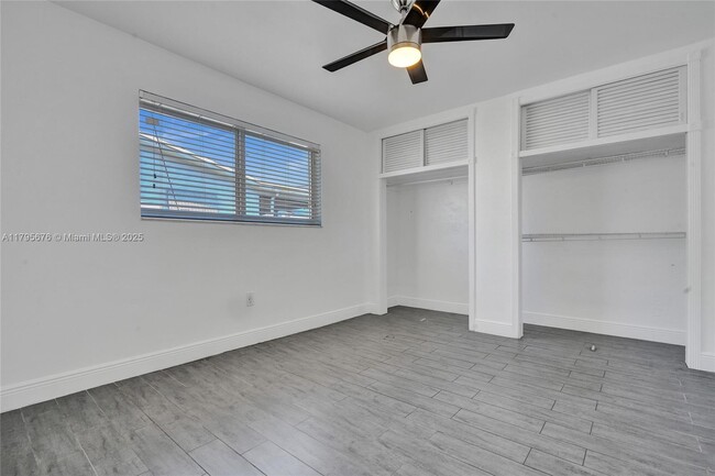 Building Photo - 9240 SW 54th St