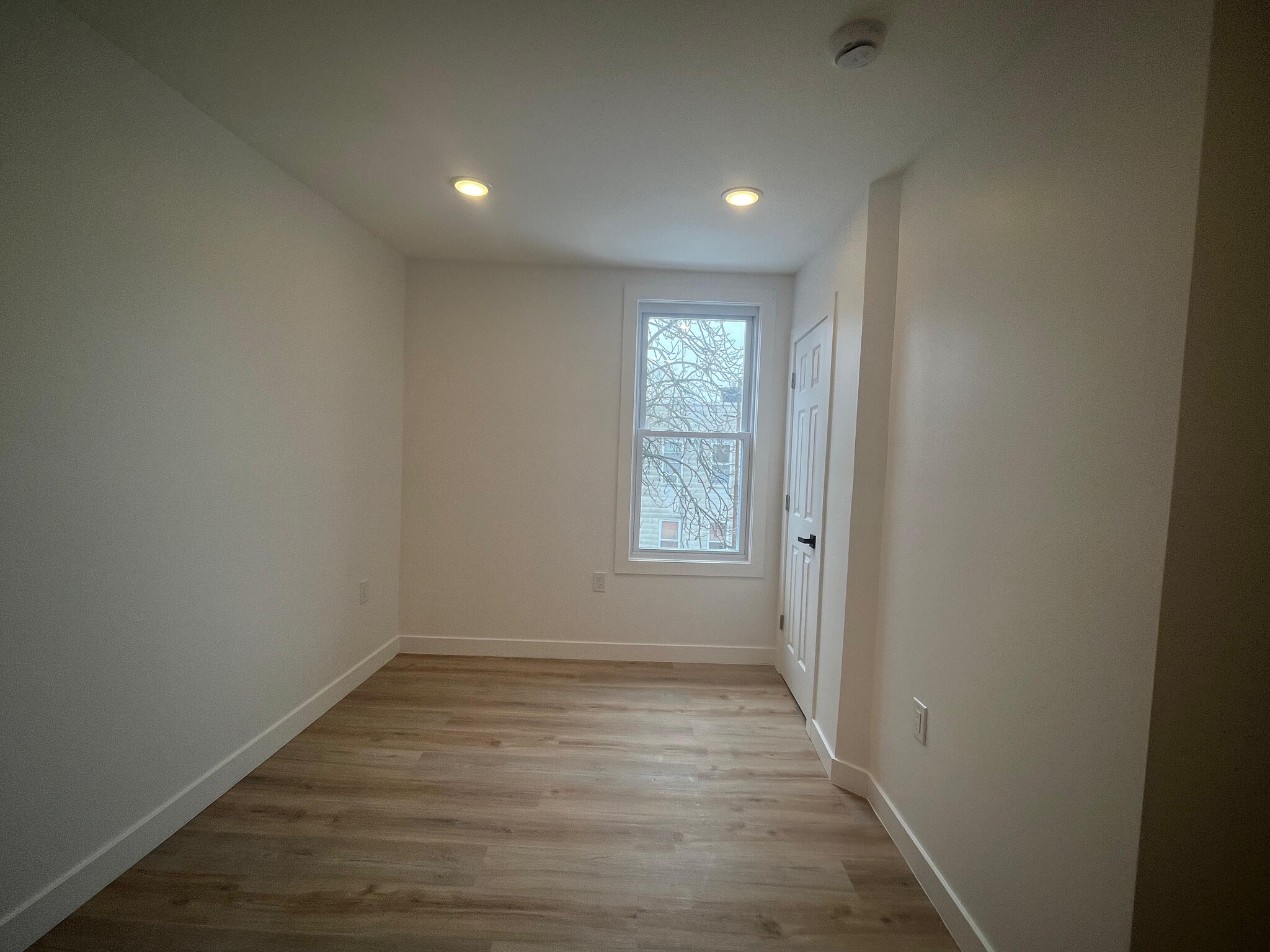 Building Photo - 13 Bartholdi Ave