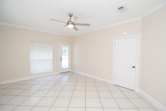 Building Photo - 2563 2nd Ct