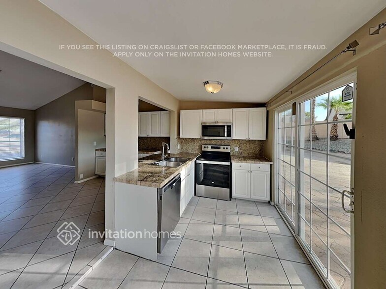 Building Photo - 12303 N 85th Ln