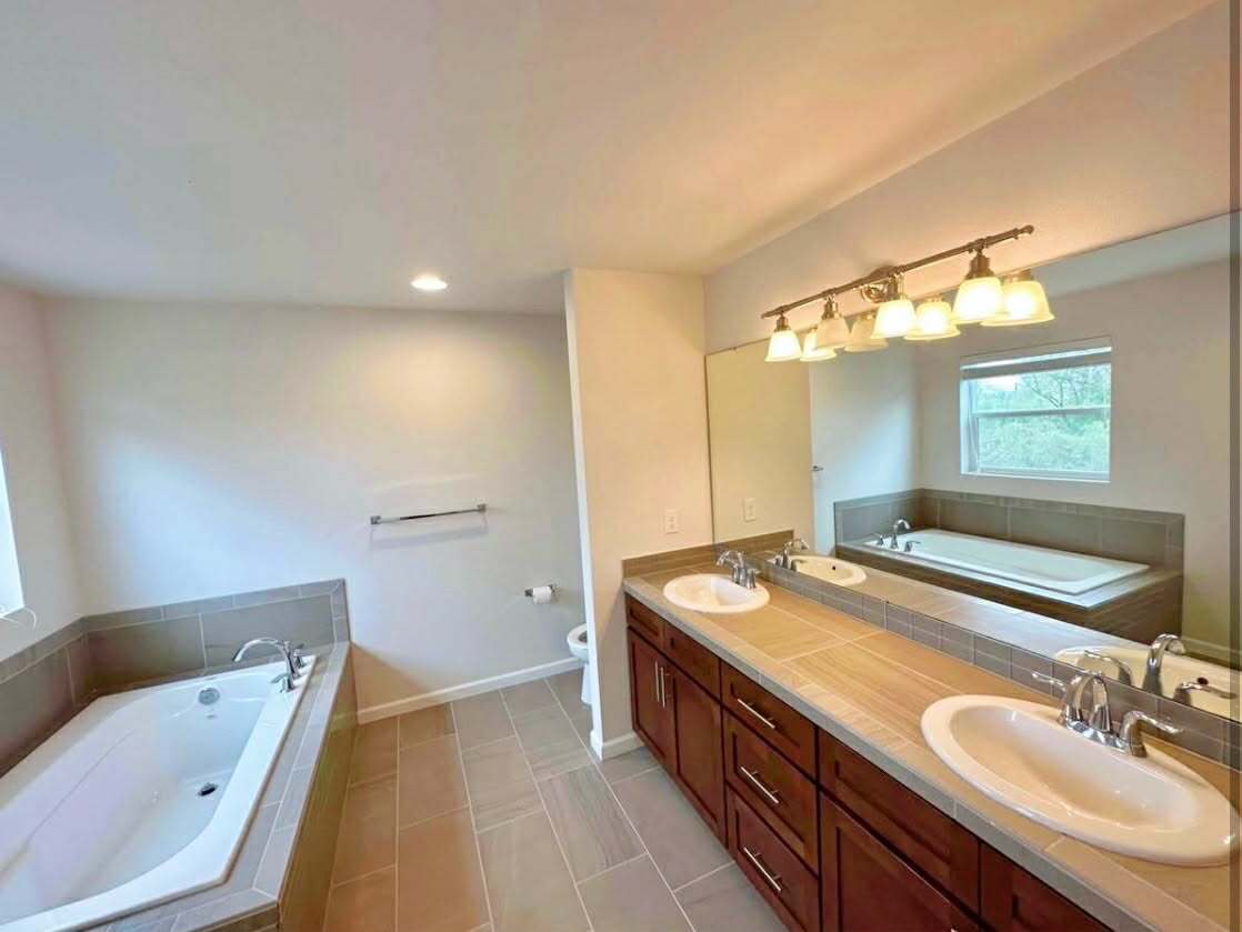 Building Photo - 3107 44th St SE