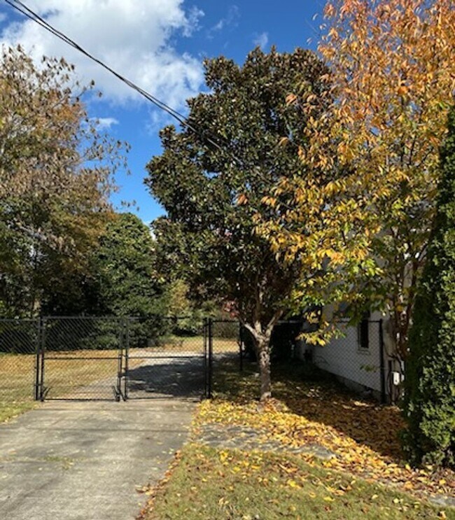 Building Photo - Village of West Greenville home with a large fenced yard!