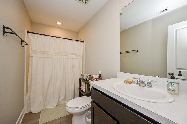 Building Photo - 4235 Palmetto Grv Ln
