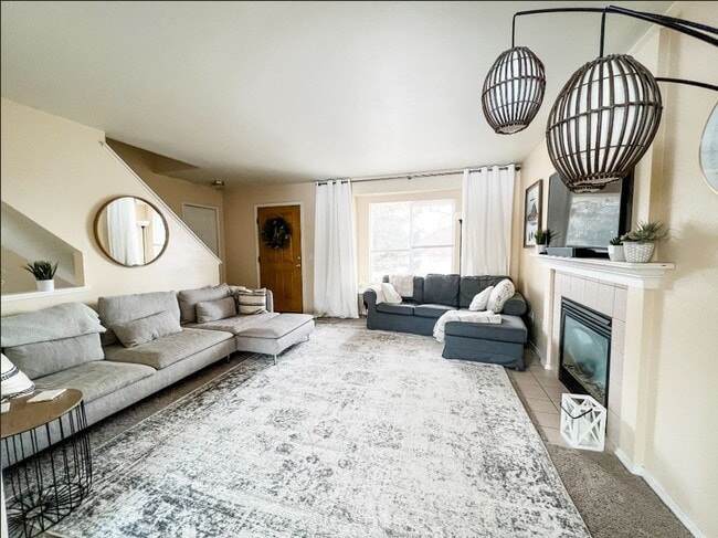 Building Photo - Lovely 4 Bedroom Home in Jackson Creek on ...