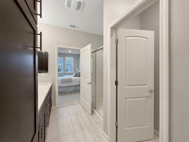 Building Photo - 262 Agustin Narvaez St