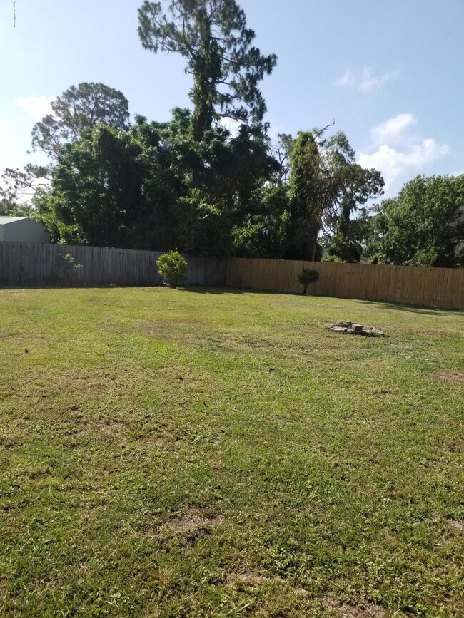 Building Photo - 6045 Cannon Ave