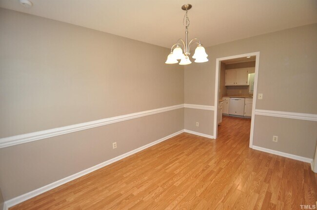 Building Photo - 9001 Crestwood Dr