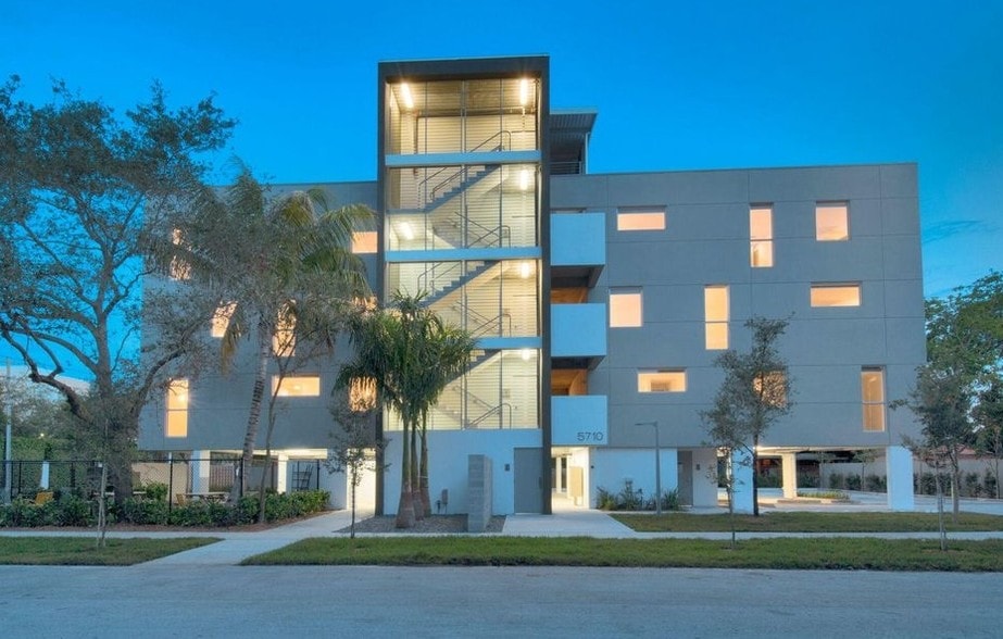 Primary Photo - House 57 - Student Housing
