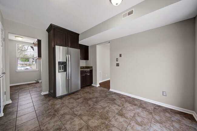 Building Photo - Wonderful Three Bed Two and a Half Bath Ho...