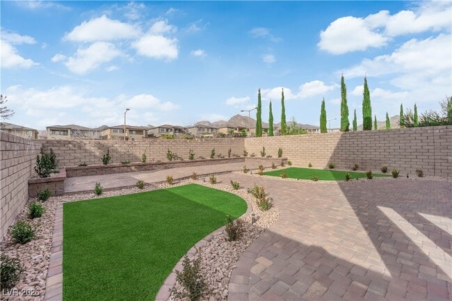 Building Photo - 465 Cabral Peak St