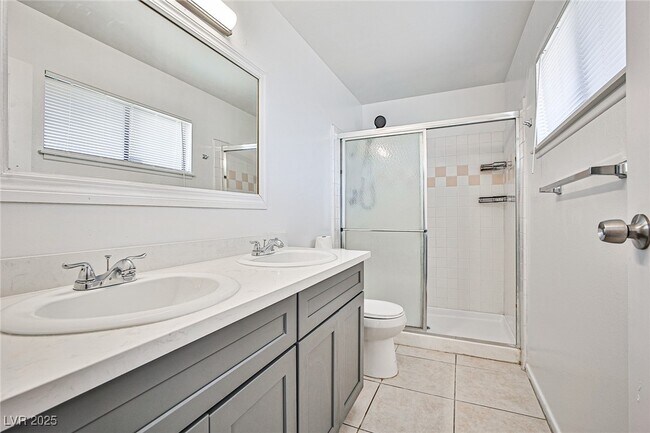 Building Photo - 4652 Troy Pl