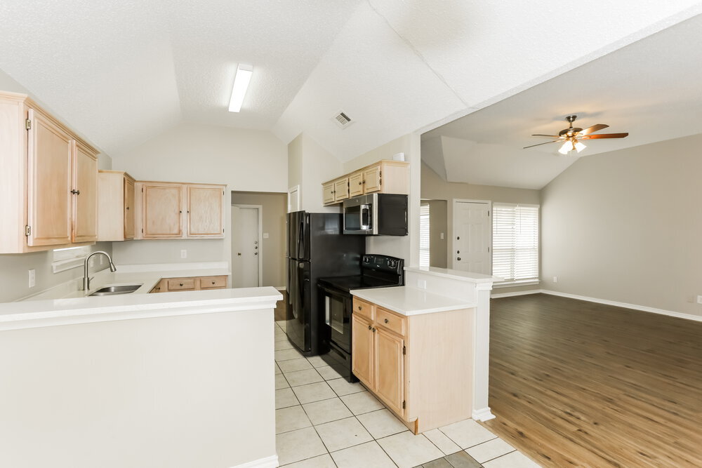 Building Photo - 1211 Old Knoll Dr