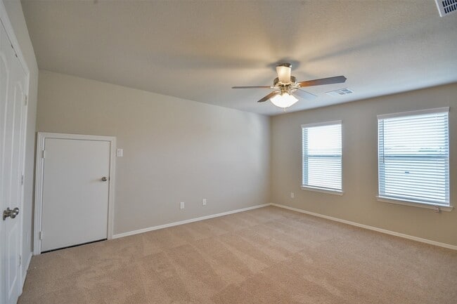 Building Photo - 24810 Winema Wds Ln