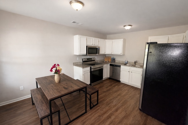 Building Photo - 750 Alaska St