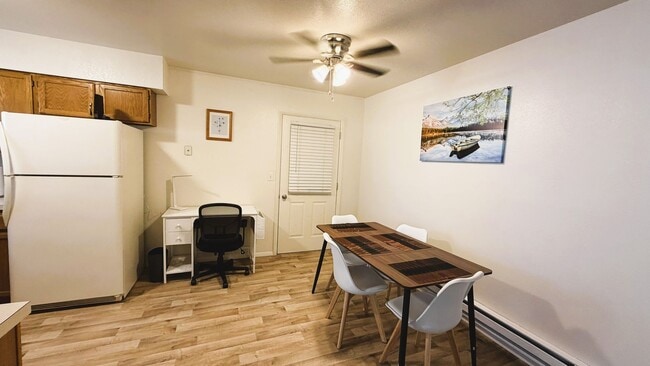 Building Photo - Furnished unit with huge backyard.