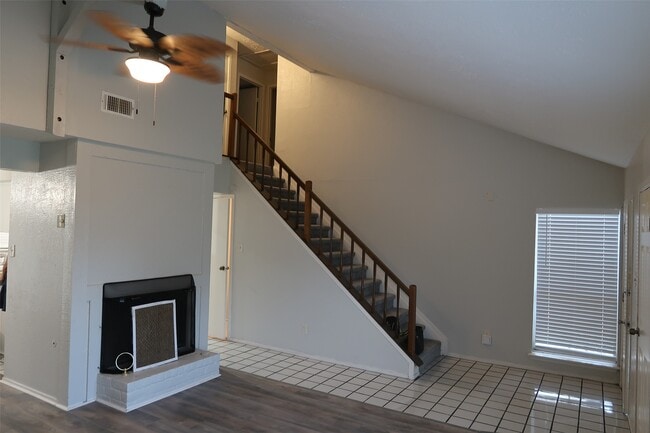 Building Photo - 15326 McConn St