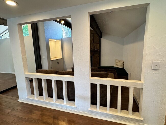 Building Photo - Charming and spacious with thoughtful updates! This 3 bed 2 bath feels new and trendy, schedule y...