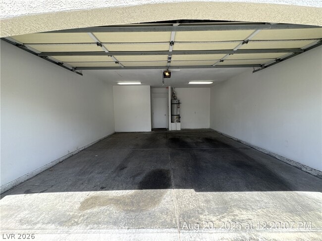 Building Photo - 2975 Bluegrass Ln