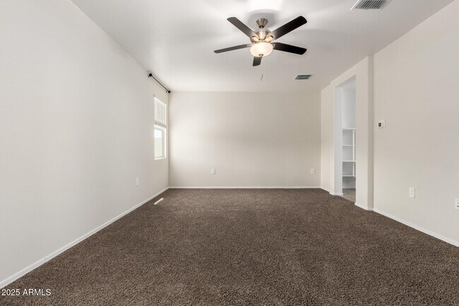Building Photo - 5267 E Diatomite Dr