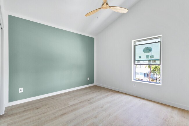 Building Photo - 1325 35th St