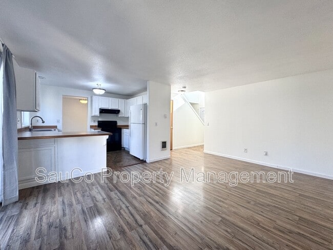 Building Photo - 992 S Palmetto St