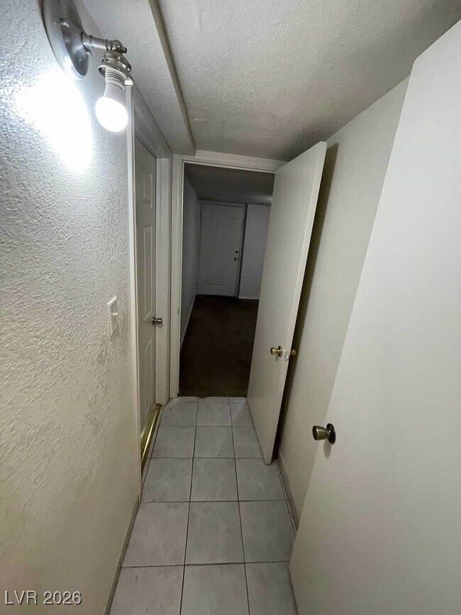 Building Photo - 1427 San Felipe Dr