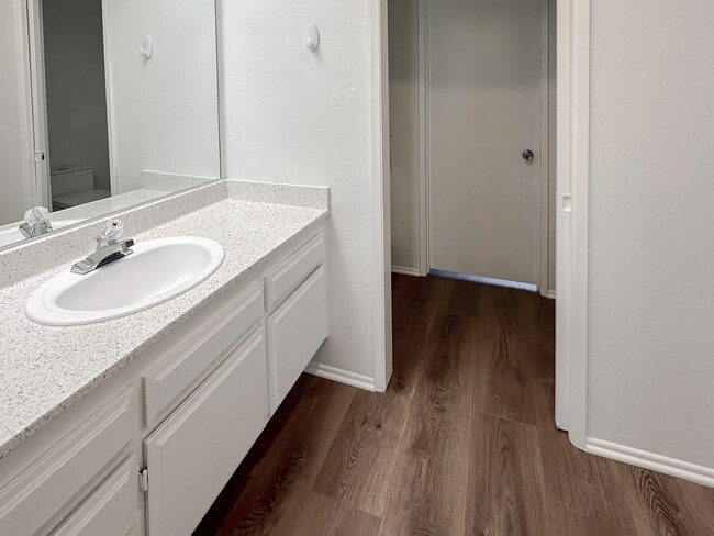 Building Photo - JUST REMODELED! Great Floor Plan! 2 Bedroom 2 Bathroom Townhome FOR RENT!