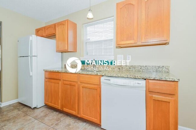 Building Photo - 3 Bedroom Pet-Friendly Home in Indianapolis, IN with Main Street Renewal