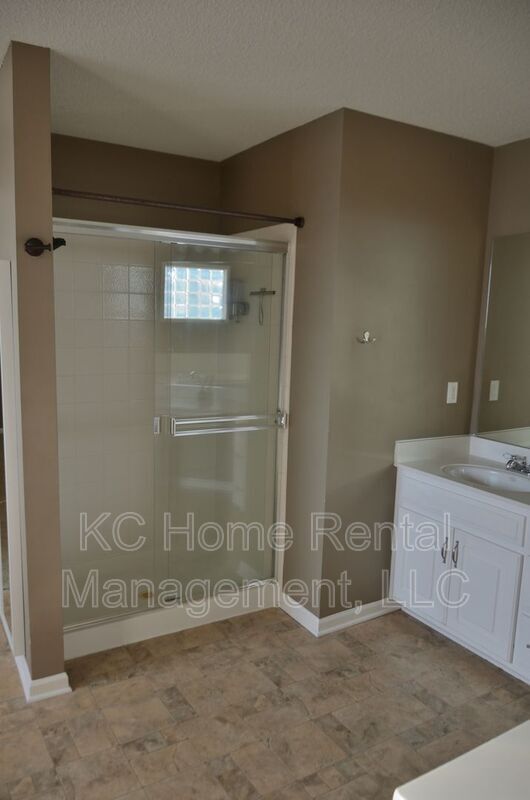Building Photo - 15914 S Clairborne St
