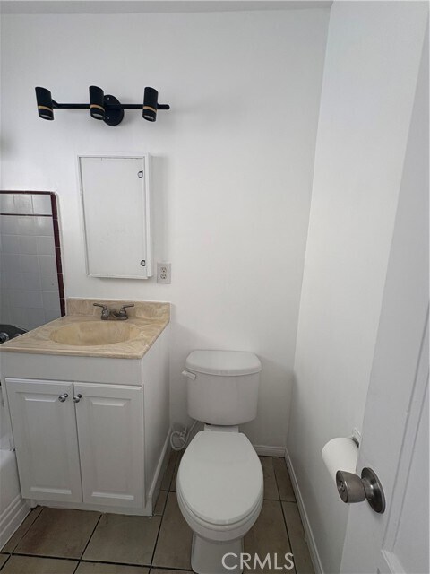 Building Photo - 4034 W 130th St