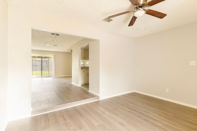 Building Photo - 19414 Leafwood Ln