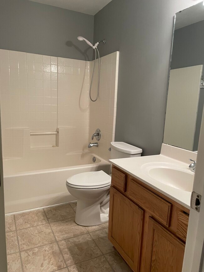 Building Photo - 107 Arbor Oaks Dr