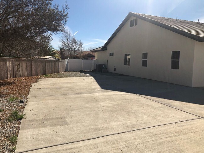 Building Photo - 12484 Mesa Verde Ct