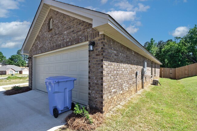 Building Photo - Home for rent in Prattville