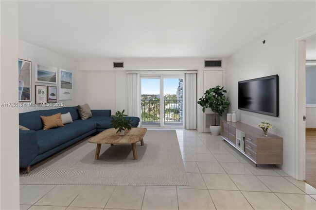 Primary Photo - 3215 S Ocean Blvd
