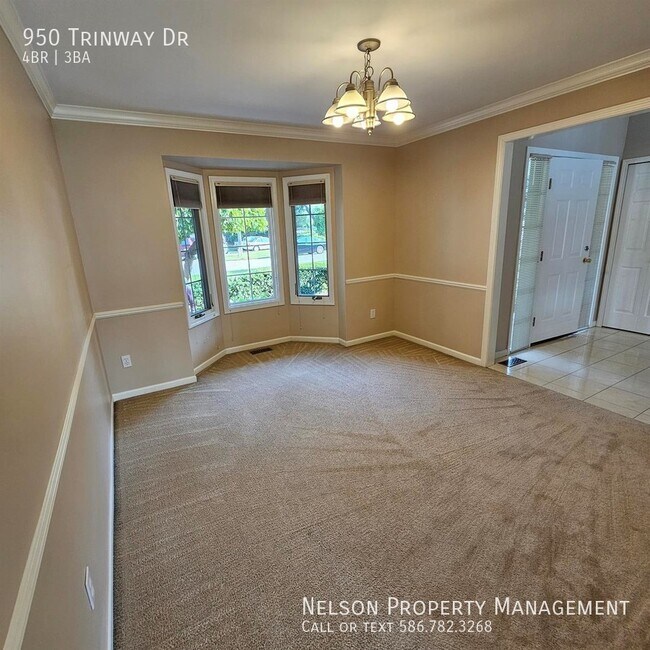 Building Photo - 950 Trinway Rd