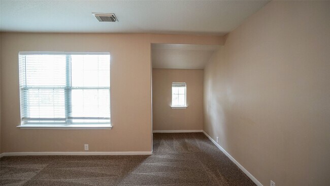 Building Photo - 16526 Bristle Creek Dr