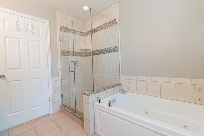 Building Photo - 3334 Cummings Ave