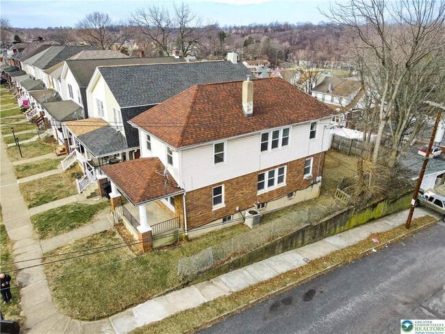 Building Photo - 2001 Ferry St