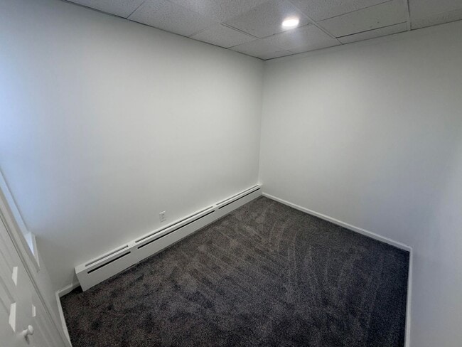 Building Photo - 446 4th St