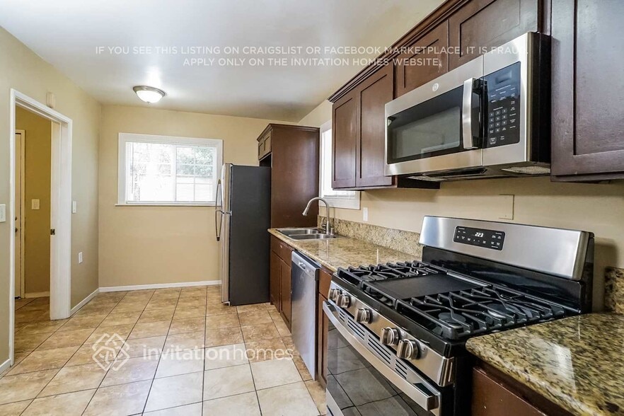 Building Photo - 14249 Hoyt St