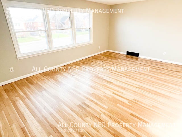 Building Photo - 13526 Cedar Rd