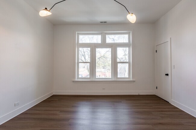 Building Photo - 1456 N Kedzie Ave