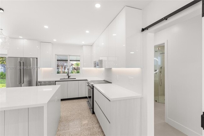 Building Photo - 6030 SW 109th Ct