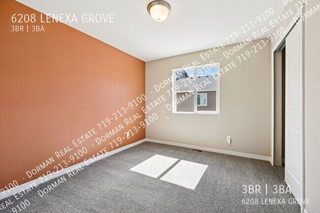 Building Photo - 6208 Lenexa Grv