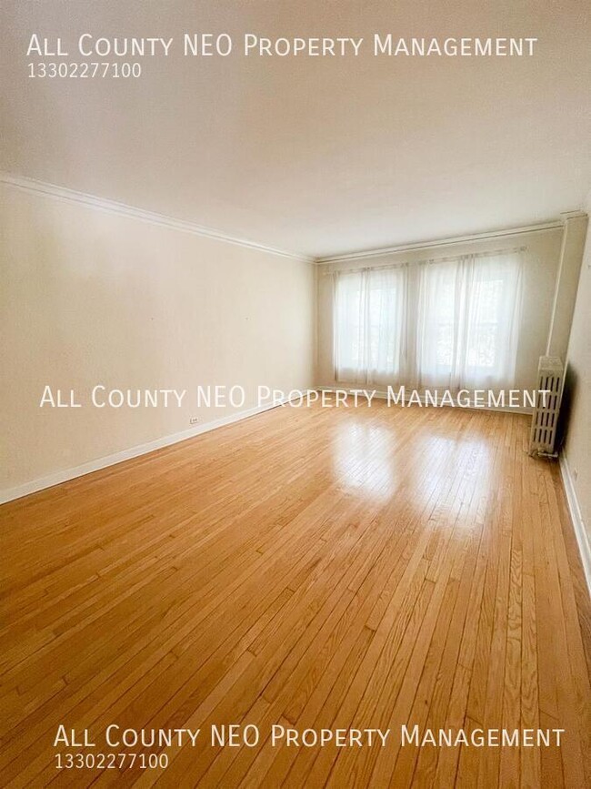 Primary Photo - 2330 Euclid Heights Blvd