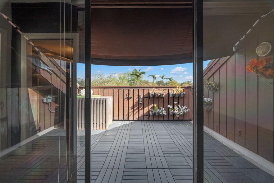 Building Photo - 1328 Pelican Creek Crossing