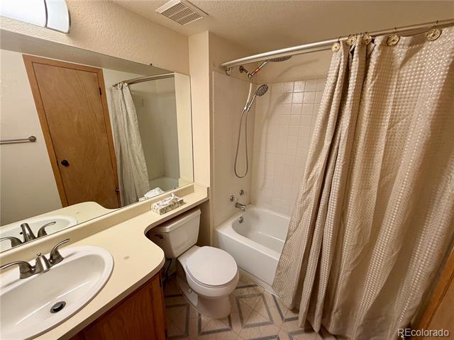 Building Photo - 1302 S Cathay Ct
