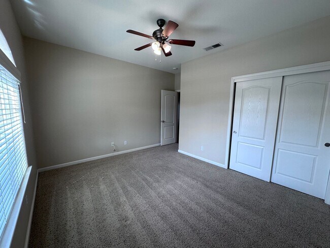 Building Photo - NW Visalia home coming soon!